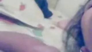 Kutt spanks punapea emane doggy style ja täidab tema nägu kuuma cum
