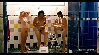 Horny slut pesu koos sukad imeb phallus ja saab sperma