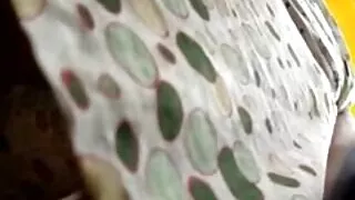 Noor tüdruk imeb mehe riista ja naudib kuradi