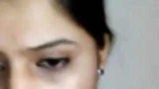 Busty Aasia aastal sukad masturbates koos mänguasi