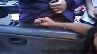 Mees töötlemata fucks kaks sluts, naughty Anal stiil