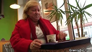 Lumi valge eelistab interracial Kuradi juures suusakeskus